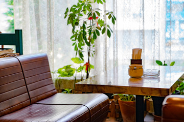 古い喫茶店の窓際