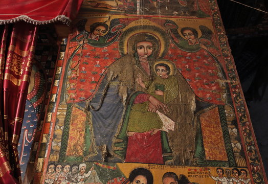 iconographic scenes and wall murals of saints painted in Selassie Chelokot church