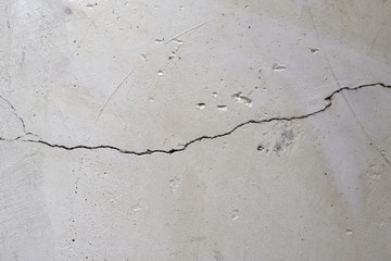 Obraz premium crack in an old concrete wall
