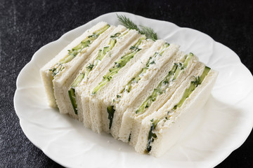 サンドイッチ　Ham and cucumber sandwich