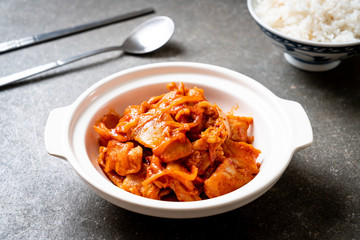 stir-fried pork with kimchi