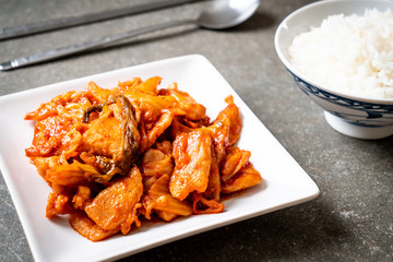 stir-fried pork with kimchi