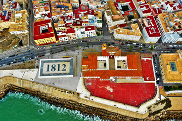 Fototapeta na wymiar Cadiz Luftbilder - Hochauflösende Luftbilder von Cadiz mit der DJI Mavic 2 Drohne