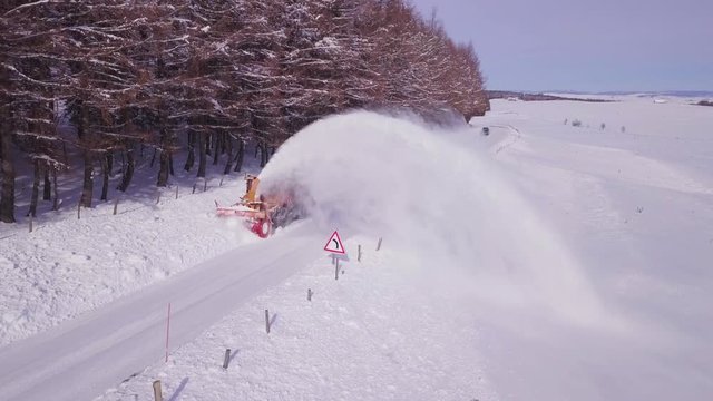D&eacute;neigement &agrave; la fraise sur l'Aubrac