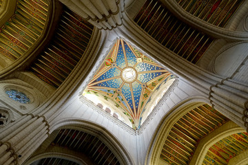 plafond de la cath&eacute;drale