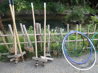 竹馬とフラフープ