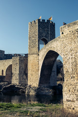 Punte de Besal&uacute; (Girona)