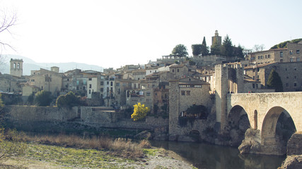 Fototapeta na wymiar Puente de Besalú (Girona)