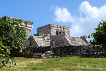 Fototapeta na wymiar El Castillo at Tulum archaeological site in Quintana Roo, Mexico