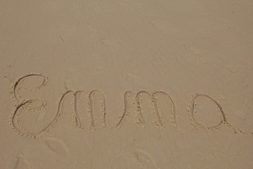 Emma dans le sable