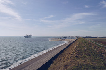 Obraz premium ships sailing from Texel island
