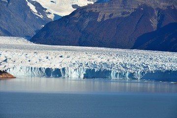 EL CALAFATE (Monta&ntilde;as, nieve, hielo, aves, paisajes, amanecer y anochecer Lago Argentino)