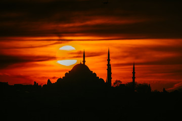 Naklejka premium suleymaniye mosque at sunset