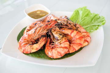 Sea giant shrimp grilled serve with sauce