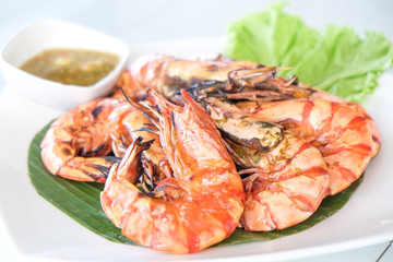 Sea giant shrimp grilled serve with sauce
