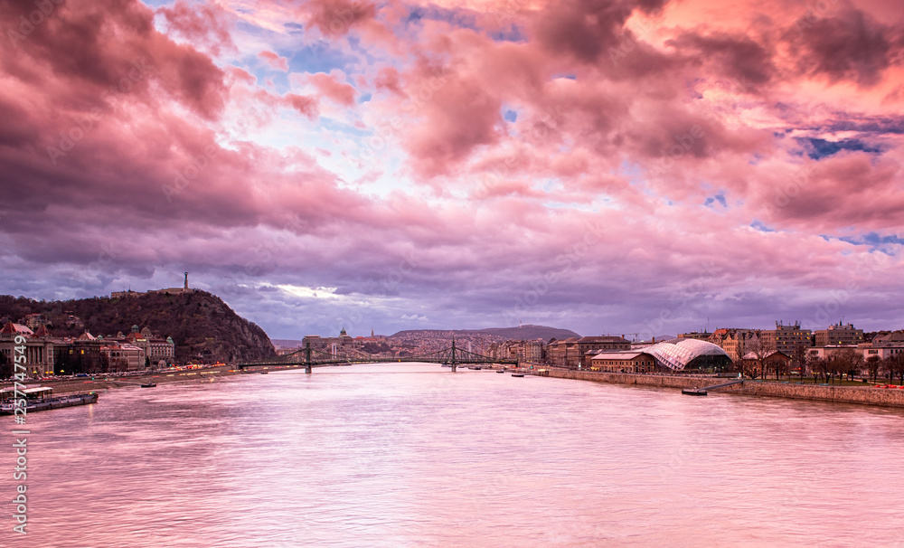 Wall mural sunset over the capital city of hungary, budapest