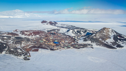 McMurdo Station, Ross Island, Antarctica - obrazy, fototapety, plakaty
