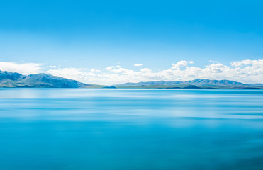 Fototapeta na wymiar Scenery of the Cuonahu Lake, Scenery along the Qinghai-Tibet Railway, Tibet, China