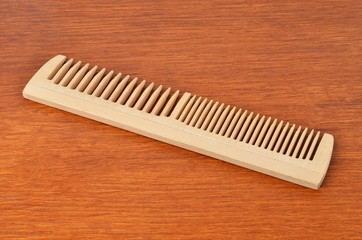 Wooden rake-comb