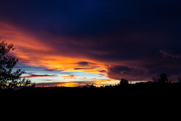 Obraz premium sunset over the city