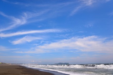 Fototapeta na wymiar 辻堂海岸から眺める江の島