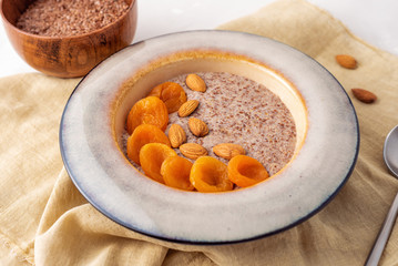 Linen porridge from fresh seeds.