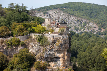 Fototapeta na wymiar Castle of Belcastel in Lacave. Lot, Midi-Pyrenees, France