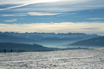 Wolken-Berge-Schnee