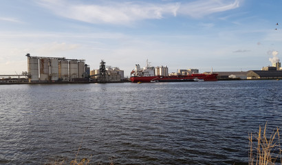 Fototapeta na wymiar Amsterdam Industrie Hafen