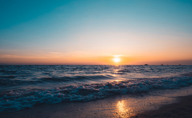 Fototapeta premium Sunset sky background on the beach summer concept background.