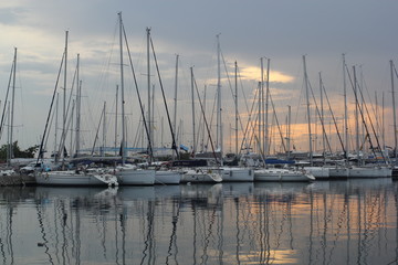 Fototapeta na wymiar Yachts in the evening