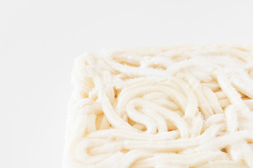 冷凍したうどんの麺