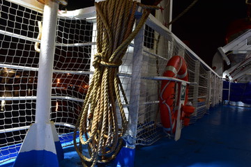 Salvagente anulare- dotazione di bordo per la sicurezza in mare