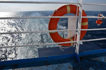 Salvagente anulare- dotazione di bordo per la sicurezza in mare