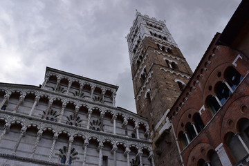 Obraz premium Duomo di San Martino Il Duomo di Lucca, Toscana. il principale luogo di culto cattolico della città di Lucca, Chiesa madre dell'omonima arcidiocesi.