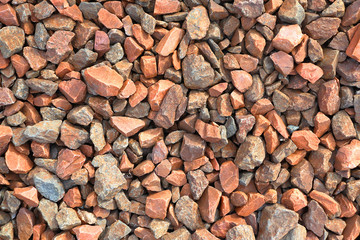 Rubble for mounds between rails and sleepers on the railroad.