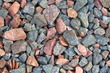 Rubble for mounds between rails and sleepers on the railroad.