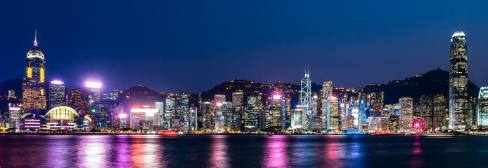 香港　ビクトリア・ハーバー　夜景　ワイド
