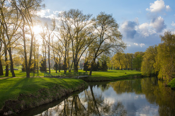 Fototapeta na wymiar Green park and Svisloch river in Minsk city center