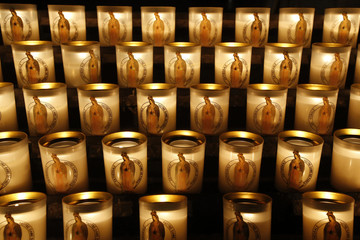 Lumignons. Notre-Dame de Paris. / Candles. Notre-Dame Cathedral. Paris. 