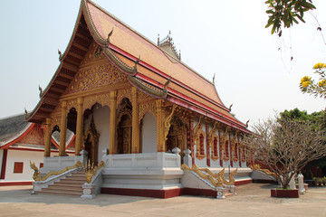 Obraz premium Buddhist temple (Wat Nong Sikhounmuang) in Luang Prabang (Laos)