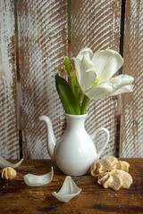 tulip in teapot and meringue