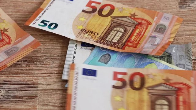 Papiergeld regnet nieder