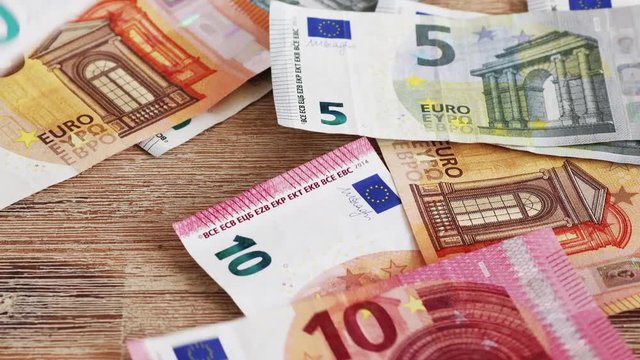 Papiergeld regnet nieder