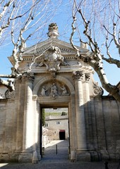 Obraz premium Entrée de la Chartreuse Notre-Dame-du-Val-de-Bénédiction à Villeneuve-lez-Avignon, Gard, France