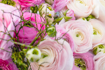 Frühlingsblumen  - Ranunkeln blumenstrauß hintergrund
