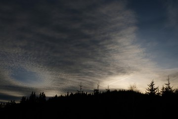 Fototapeta premium Zachód słońca w górach - Magistrala Karkonoska, Czechy, 