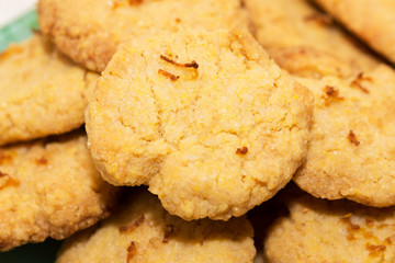 Crunchy homemade lemon and polenta biscuits
