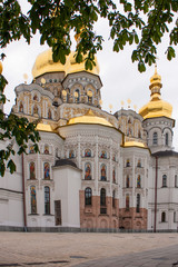 Fototapeta na wymiar cathedral of christ the savior in Kiev