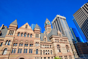 Fototapeta na wymiar Toronto Old City Hall and Nathan Phillips Square
